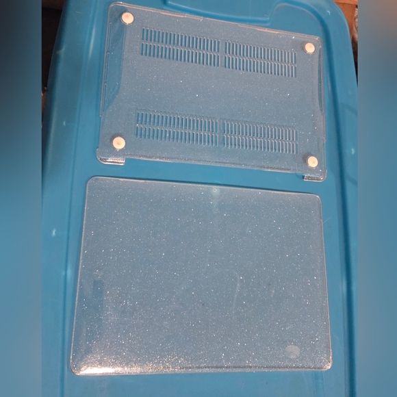 MacBook Pro Accessories - Picture 8 of 8